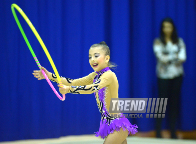 Bədii gimnastika üzrə XXII Bakı çempionatı və birinciliyi start götürüb. Bakı, Azərbaycan, 13 noyabr 2015